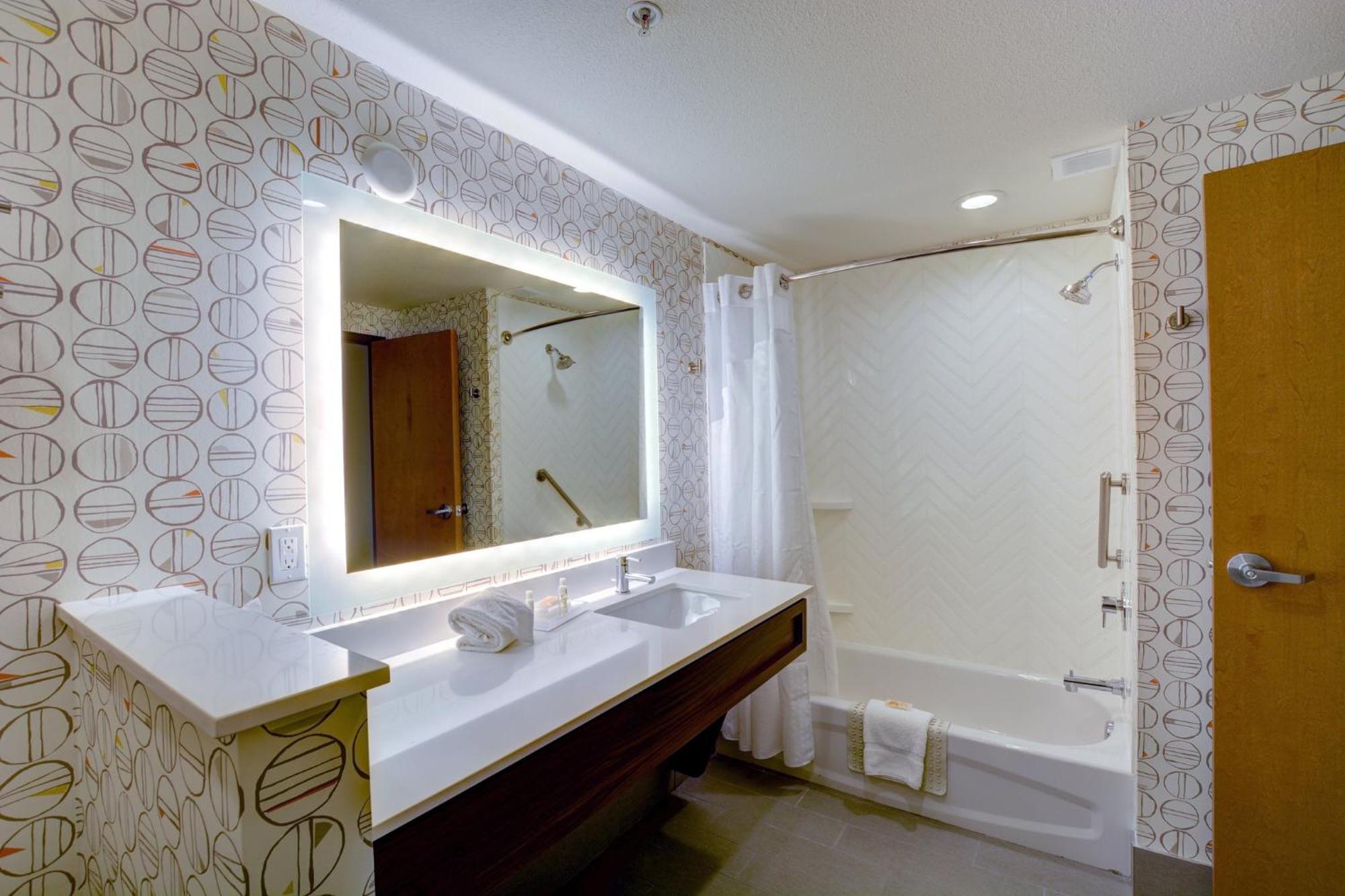 Holiday Inn - Salem, an IHG Hotel Bagian luar foto