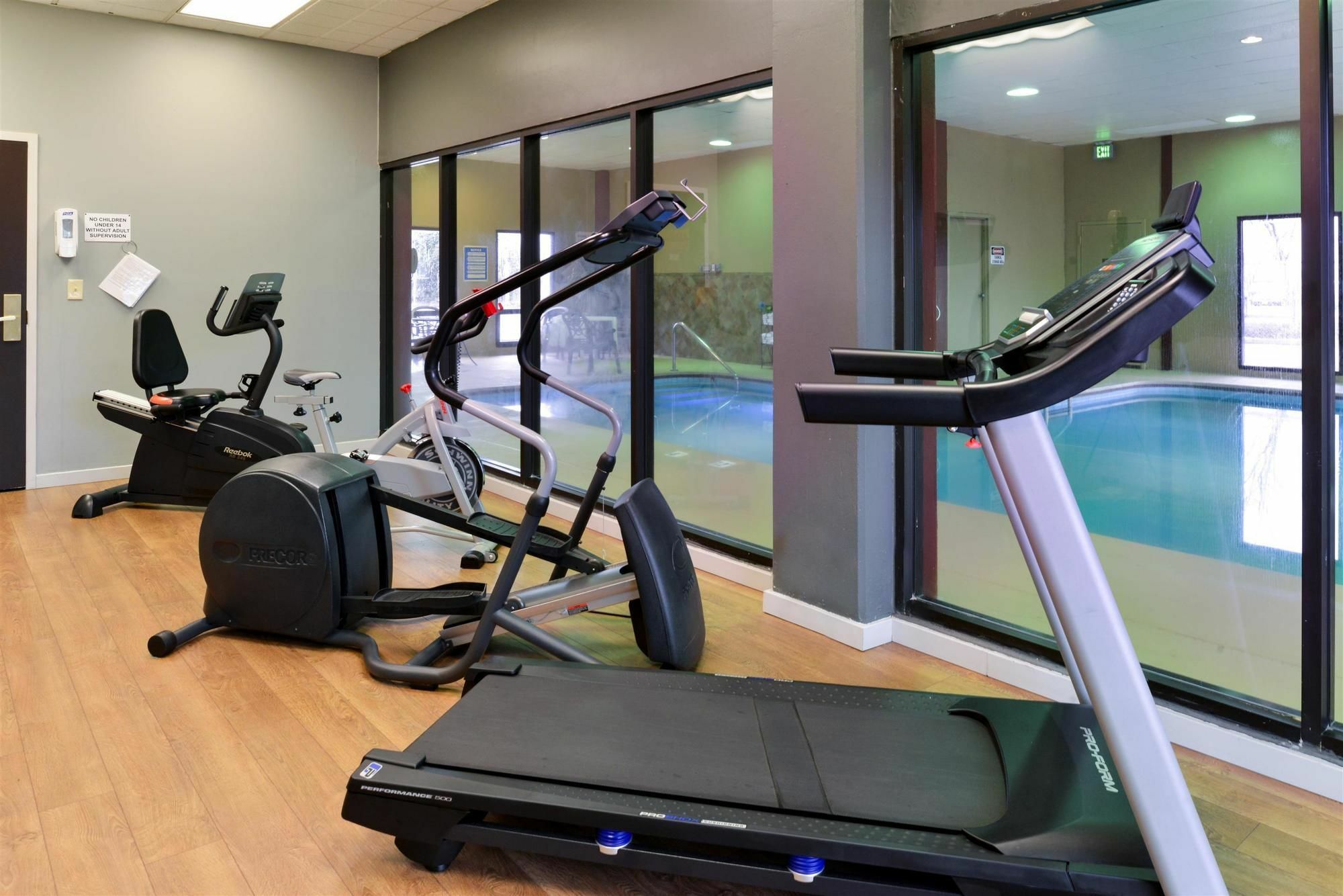 Holiday Inn - Salem, an IHG Hotel Bagian luar foto