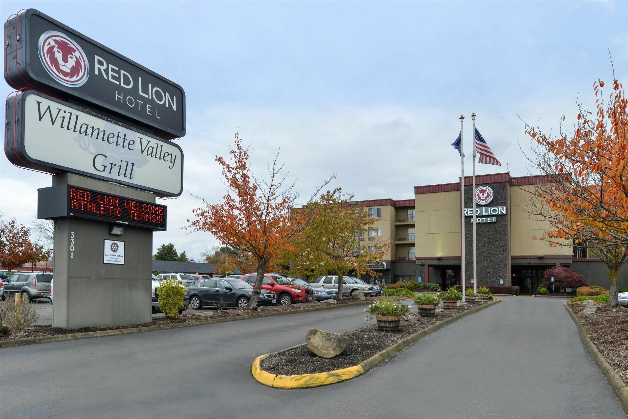 Holiday Inn - Salem, an IHG Hotel Bagian luar foto